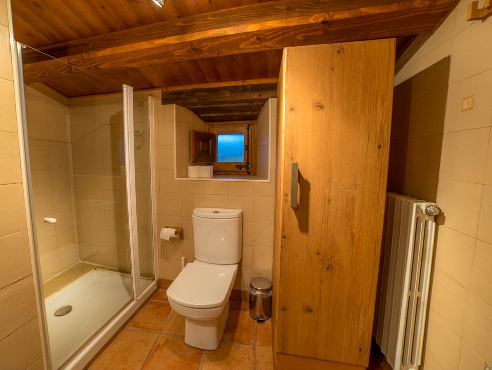 Bathroom at Casafont I