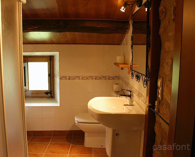 Bathroom at Casafont II